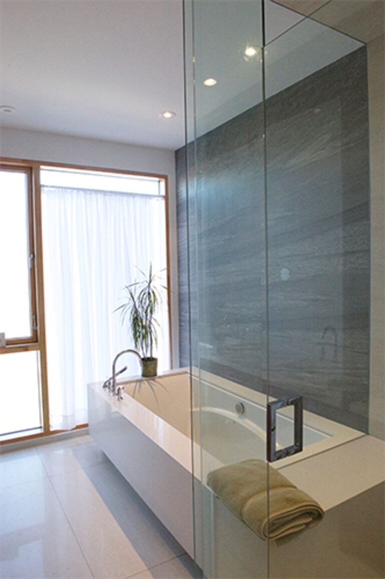 Uptown Renovation - Tub